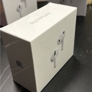 Apple AirPods Pro Box in White